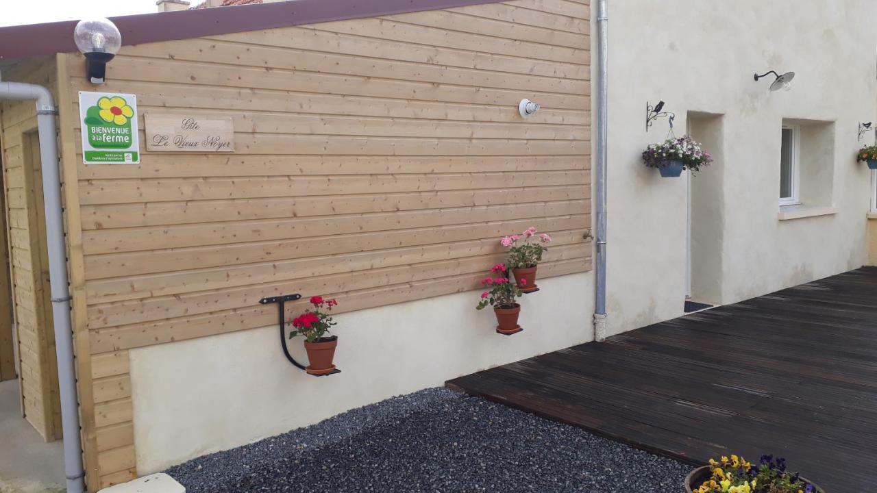 Gite " Le Vieux Noyer" Liesville-sur-Douve Εξωτερικό φωτογραφία