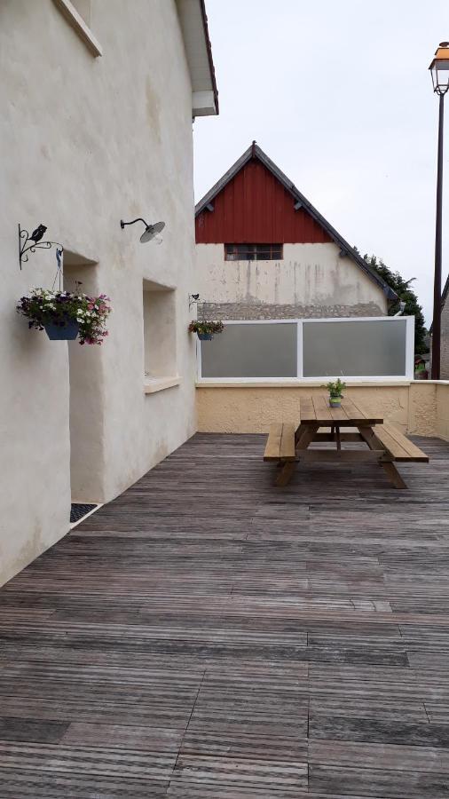 Gite " Le Vieux Noyer" Liesville-sur-Douve Εξωτερικό φωτογραφία